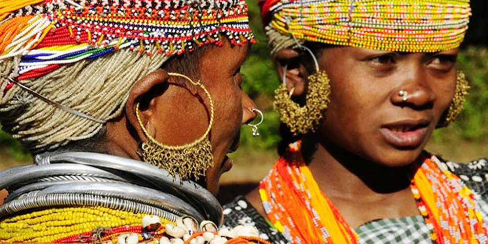 Dive-into-Odisha-tribal-tour-packages-offering-visits-to-remote-villages,-vibrant-festivals